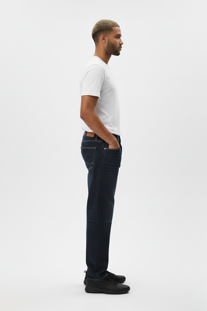 Motion Straight Fit Jeans - Raw Wash