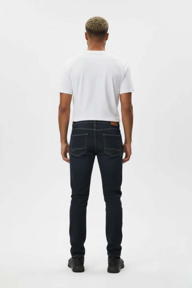 Motion Straight Fit Jeans - Raw Wash