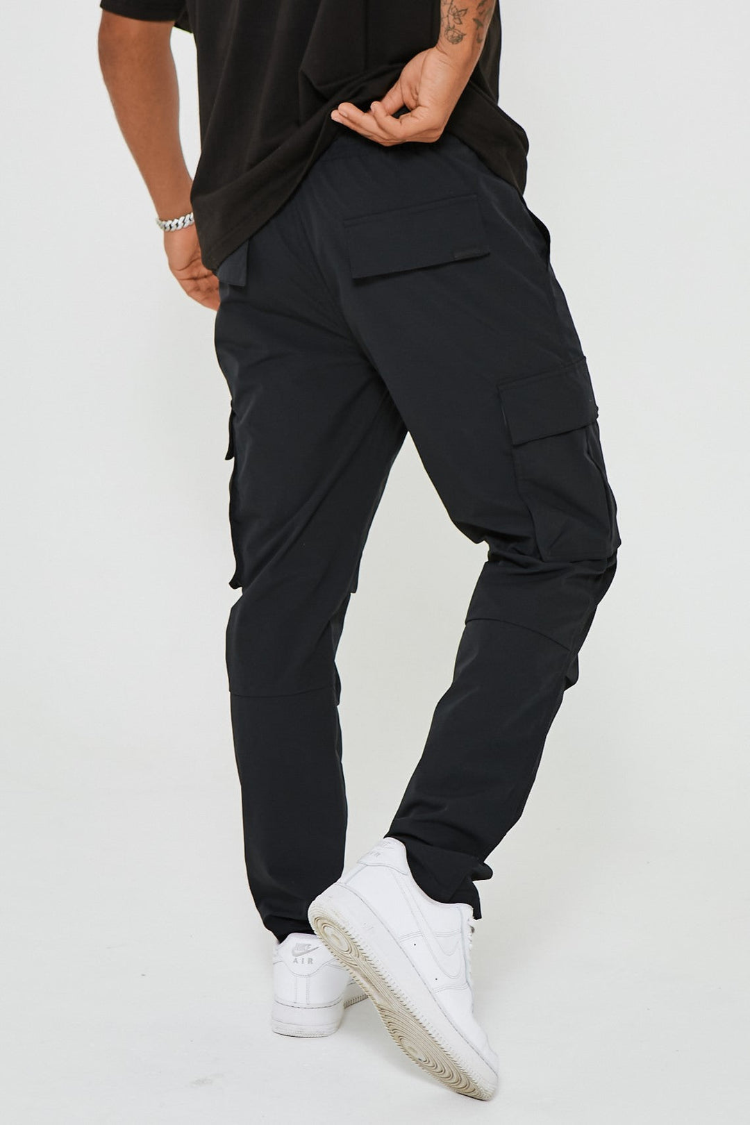 Park Place Tapered Woven Cargo Pants - Black